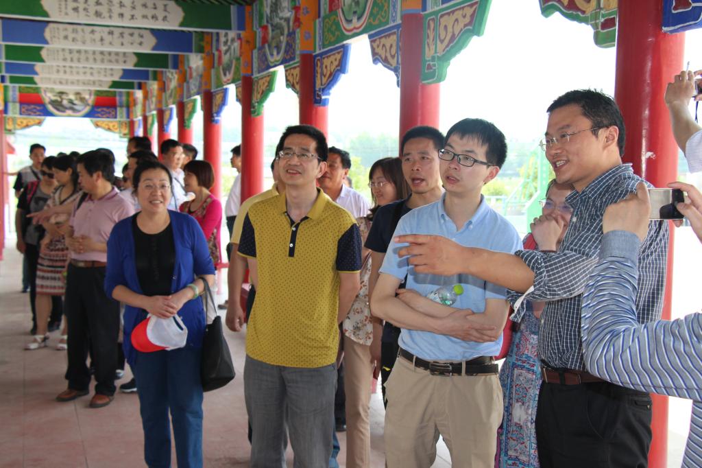 教师进农户，理论下基层——beat365英国官网网站全体党员教师赴英山县乌云山村学习调研
