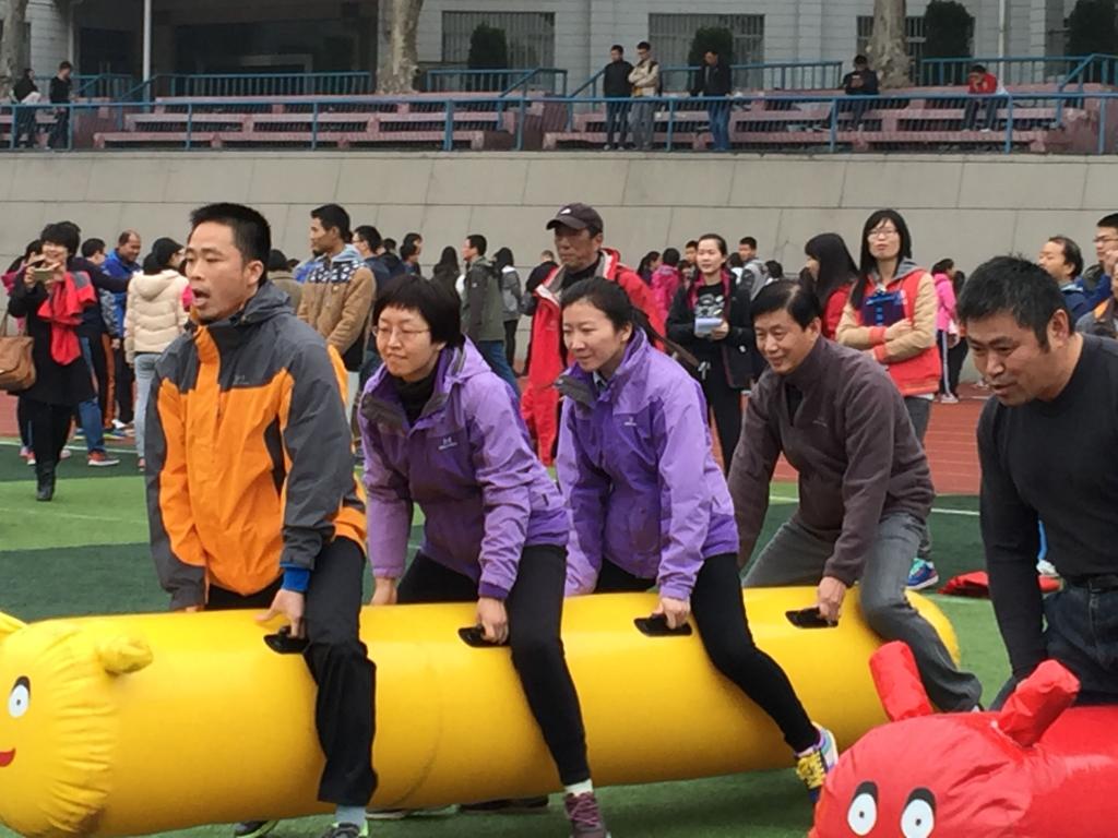 beat365官网职工踊跃参加2015年秋季运动会