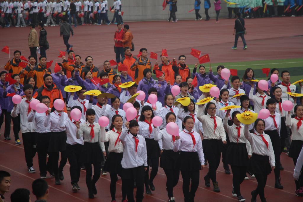 beat365官网职工踊跃参加2015年秋季运动会