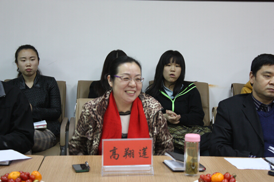 beat365英国官网网站师生座谈会顺利举行