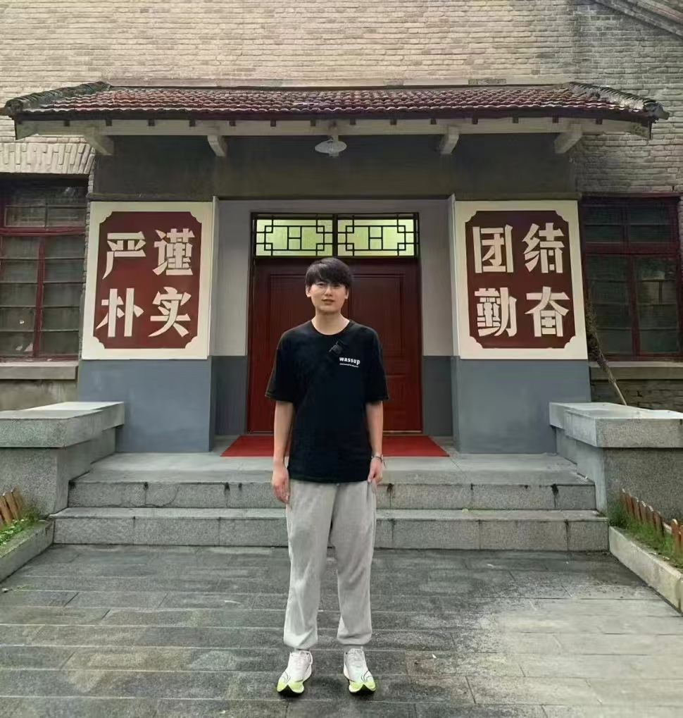 冯士举   硕士
